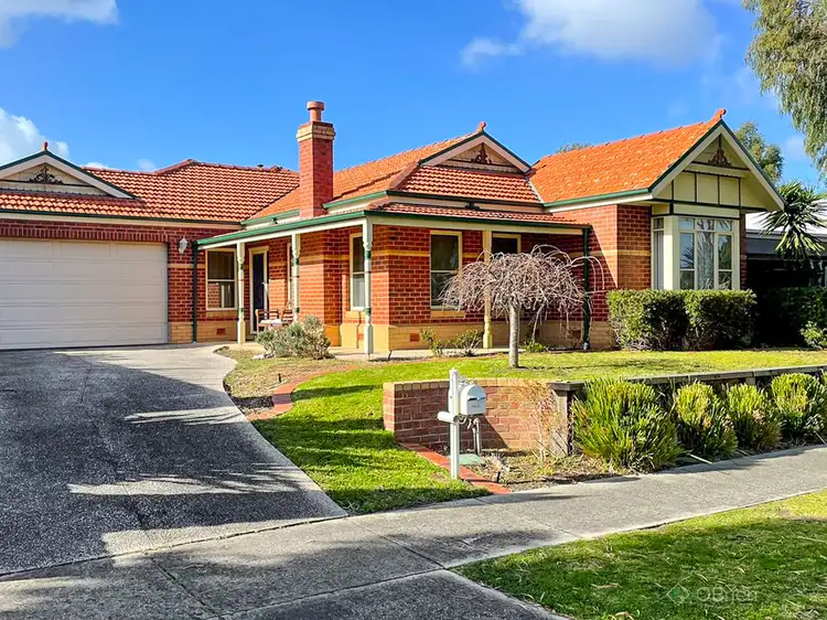 39 Sittella Drive, Berwick VIC 3806