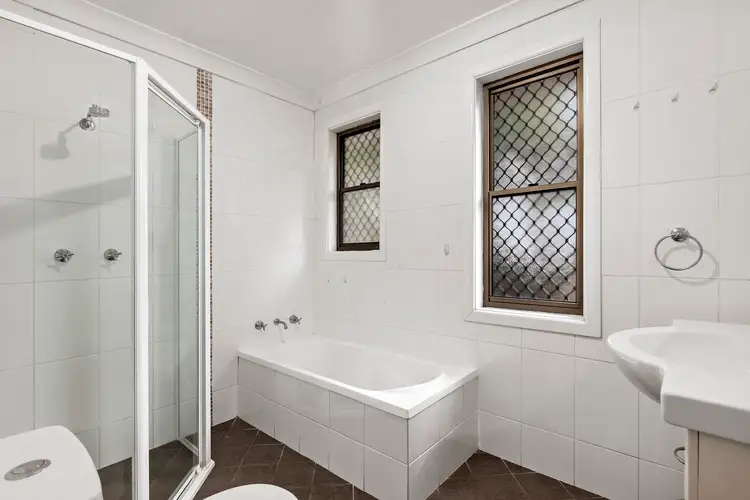 Fourth view of Homely house listing, 542 Northcliffe Drive, Berkeley NSW 2506