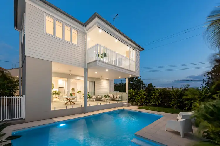 18 Martha Street, Camp Hill QLD 4152