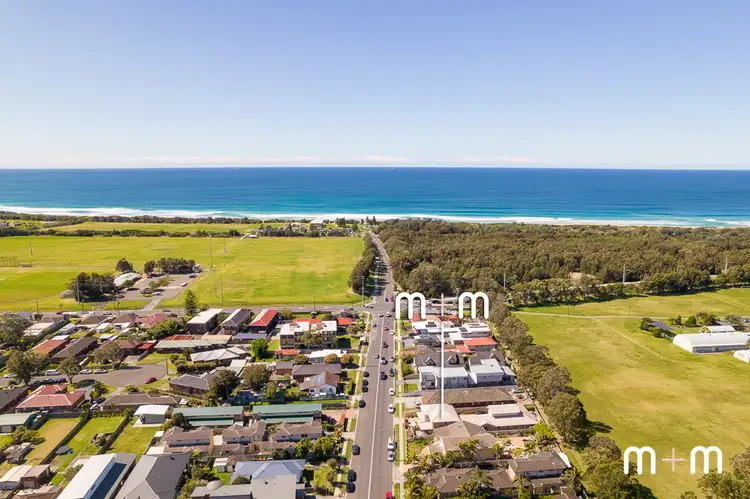 Main view of Homely townhouse listing, 1/19 Elliotts Road, Fairy Meadow NSW 2519