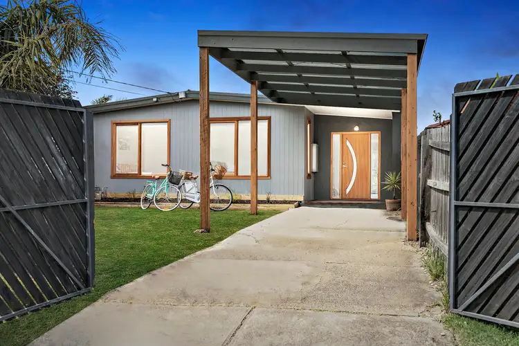 169 Ninth Avenue, Rosebud VIC 3939