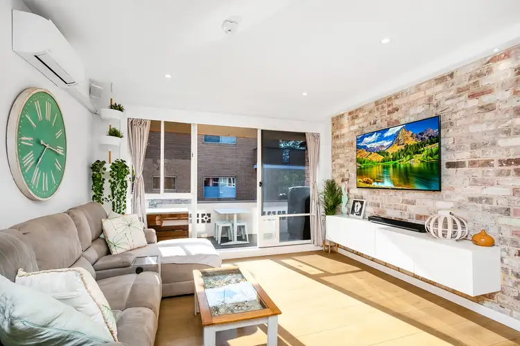Main view of Homely apartment listing, 5/62 Oaks Avenue, Dee Why NSW 2099