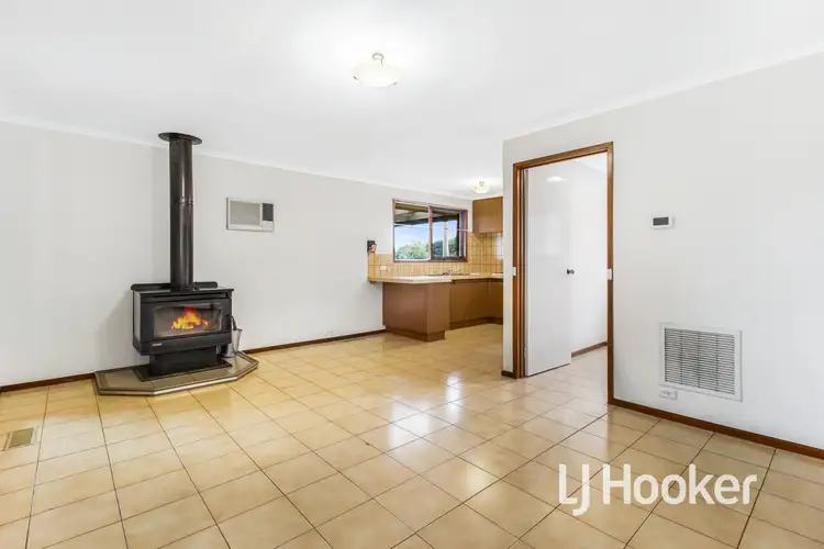 Fifth view of Homely house listing, 16 Leigh Court, Doveton VIC 3177