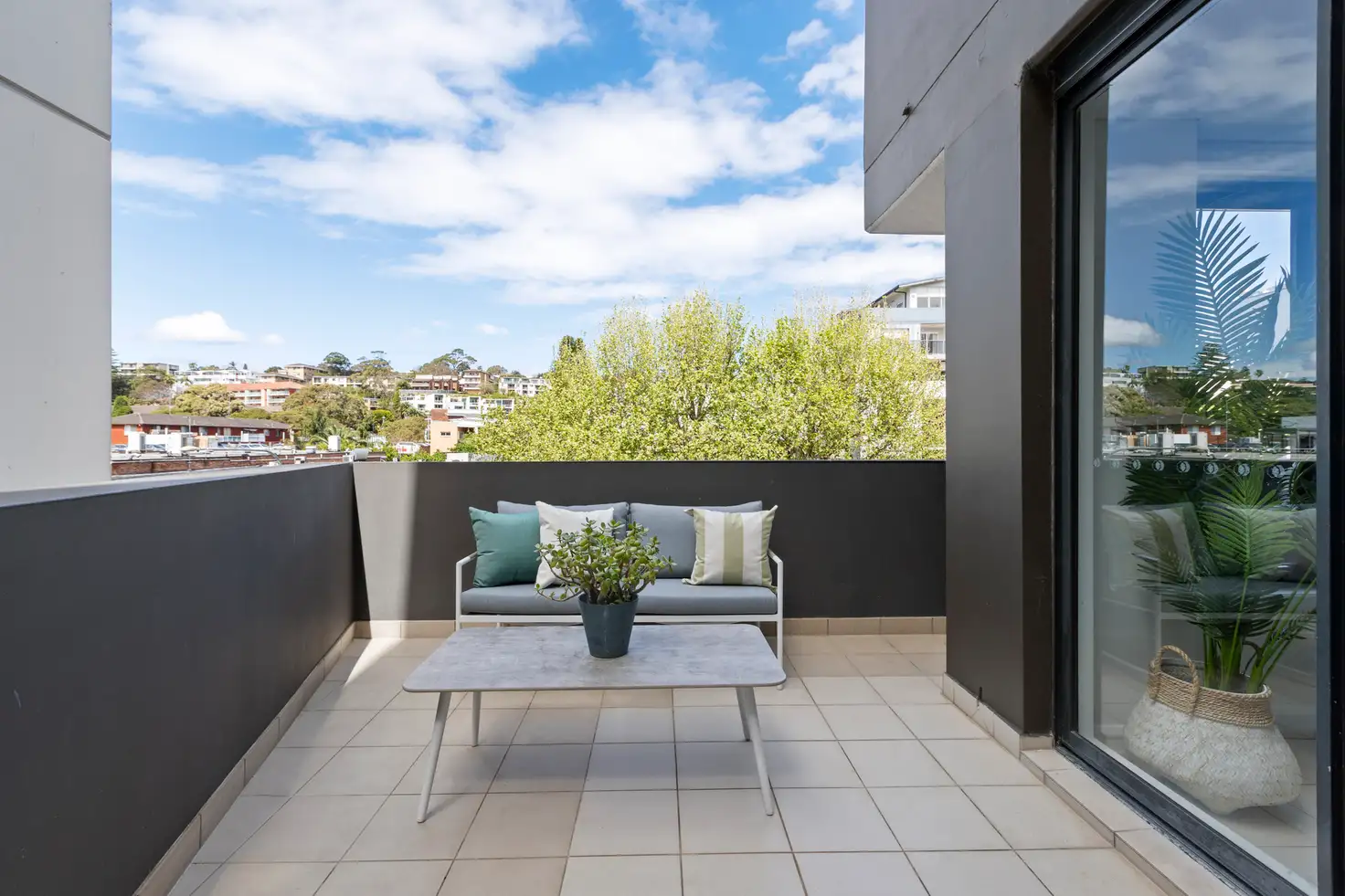 Main view of Homely unit listing, 17/10 Oaks Avenue, Dee Why NSW 2099