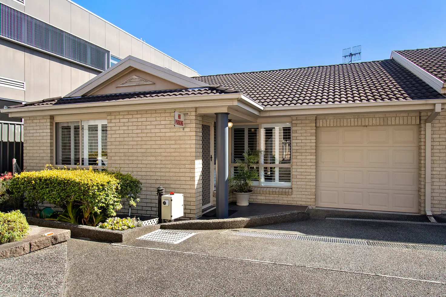 Main view of Homely villa listing, 6/33-35 Dickinson Street, Charlestown NSW 2290