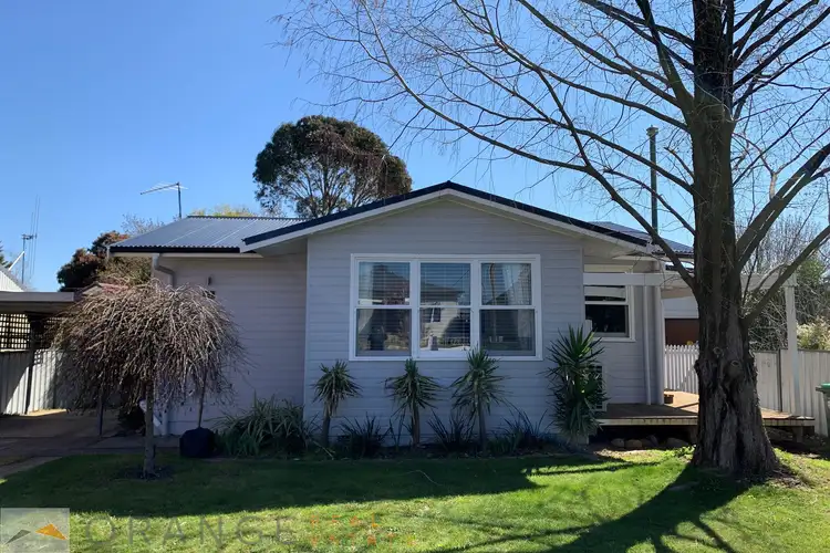 17 Kearneys Drive, Orange NSW 2800
