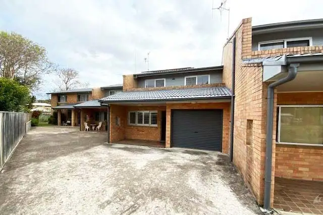 2/10 Wilson Street, Tuncurry NSW 2428