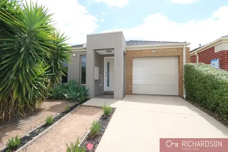 2/8 Bridlepath Drive, Truganina VIC 3029