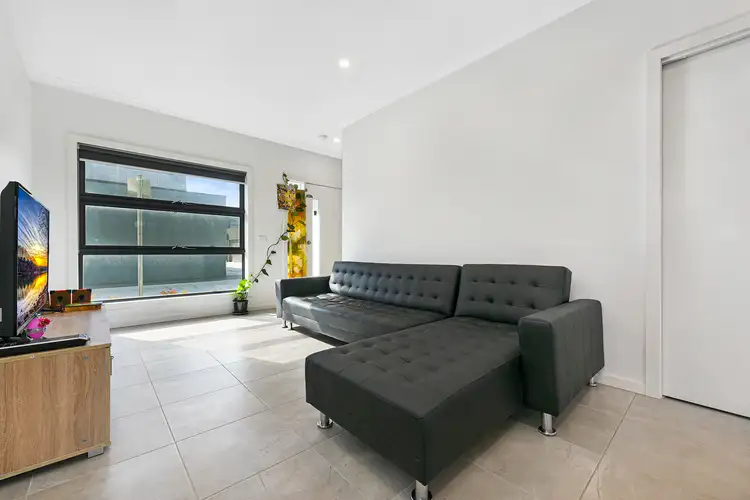Fifth view of Homely house listing, 2 Cassius Circuit, Cranbourne North VIC 3977
