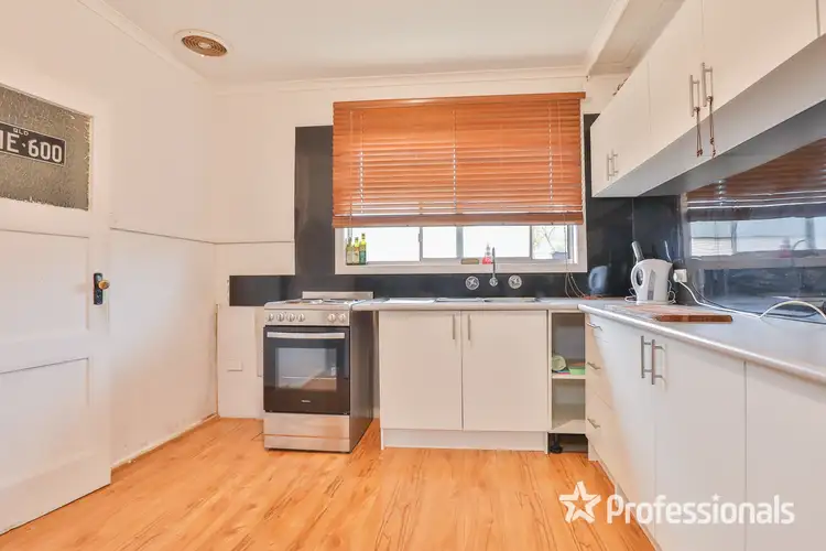Second view of Homely house listing, 2 Murray Avenue, Red Cliffs VIC 3496