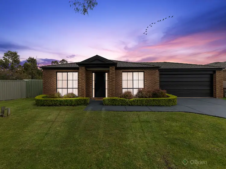 21 Maddock Drive, Cranbourne East VIC 3977
