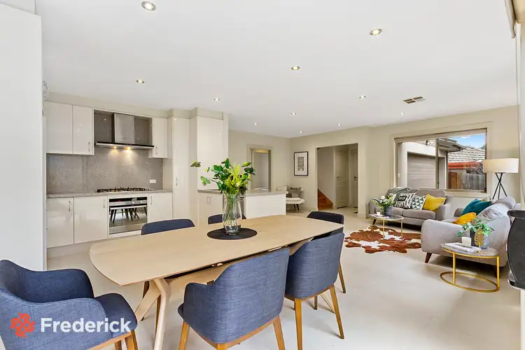 2/52 Winfield Road, Balwyn North VIC 3104