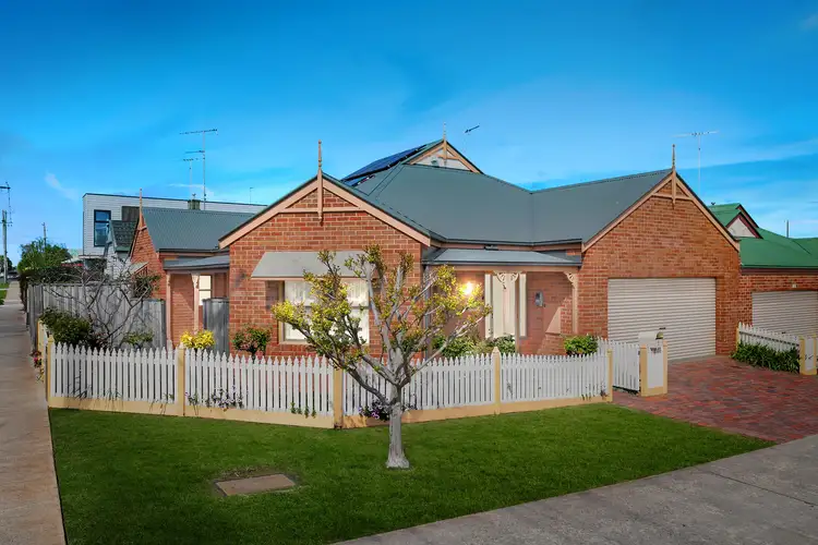 1 Hamlan Place, Newtown VIC 3220