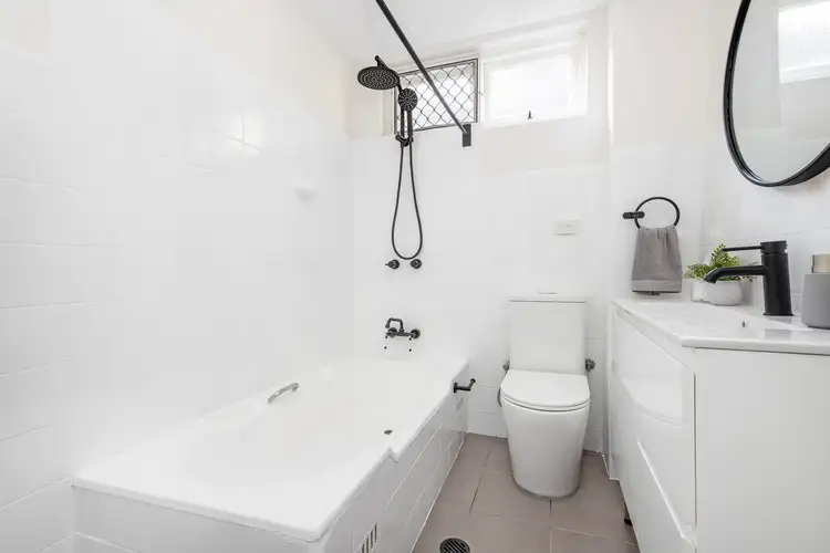 Fourth view of Homely unit listing, 2/10 Grafton Crescent, Dee Why NSW 2099
