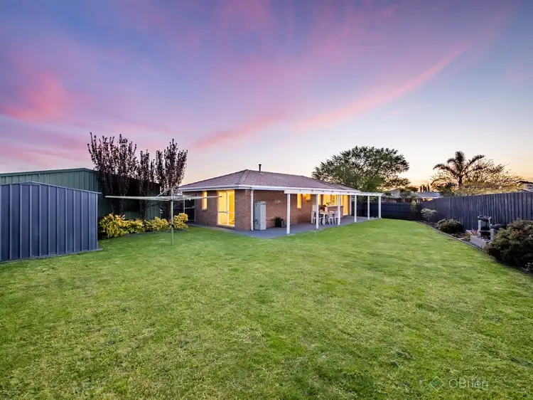 7 Dianne Court, Cranbourne North VIC 3977