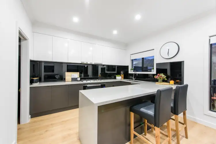 Second view of Homely house listing, 44 Creekside Circuit, Hillside VIC 3037