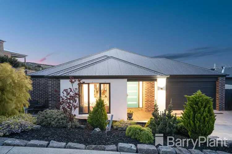 6 Jessica Way, Highton VIC 3216