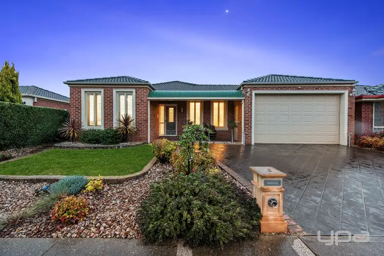 6 Charlesworth Crescent, Burnside VIC 3023