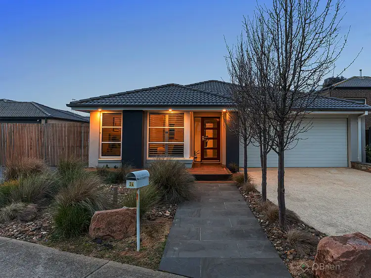 34 Pyrenees Road, Clyde VIC 3978