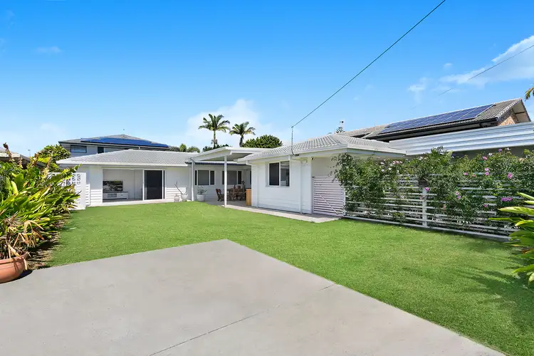 8 Gulai Street, Palm Beach QLD 4221