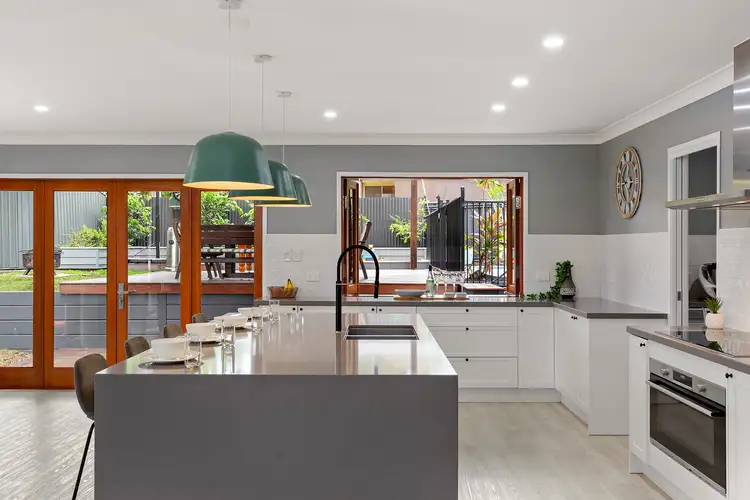 4 Raquel Avenue, Springwood QLD 4127