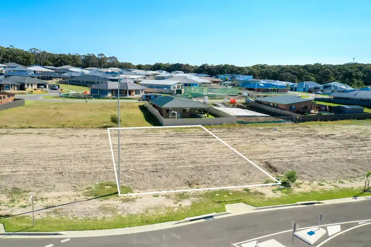 52 Macquarie Drive, Burrill Lake NSW 2539