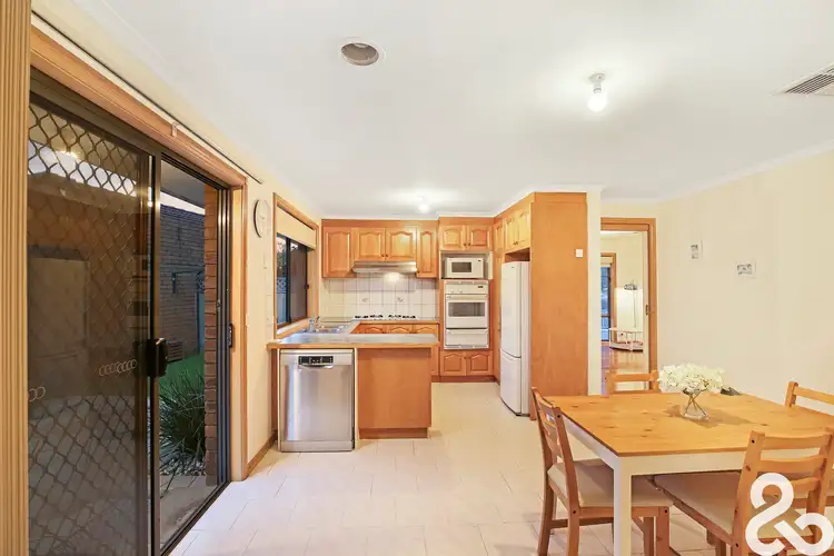 Sixth view of Homely unit listing, 1/4 Jacoby Court, Mill Park VIC 3082