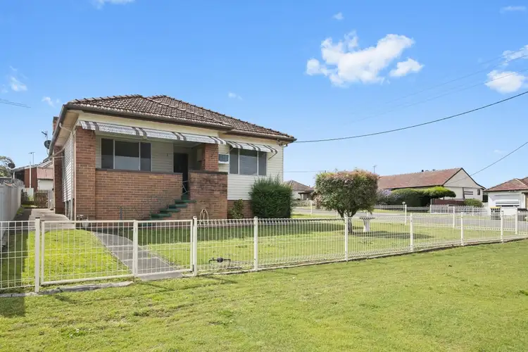 1 Pearson Street, Rutherford NSW 2320