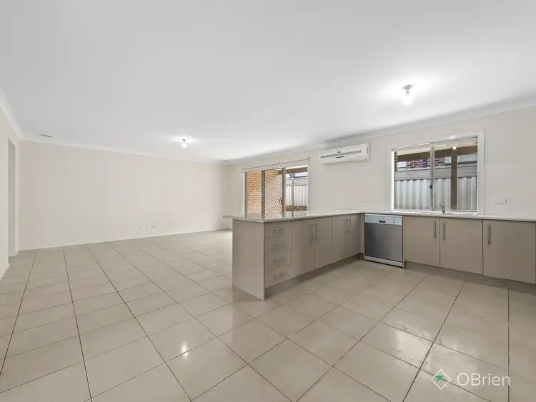 Fifth view of Homely house listing, 40 Rosella Avenue, Pakenham VIC 3810