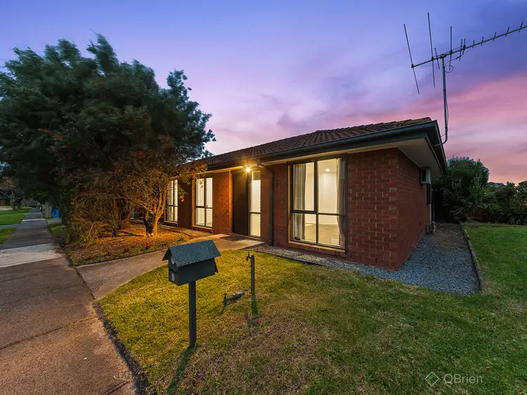 2 Brentwood Drive, Cranbourne North VIC 3977
