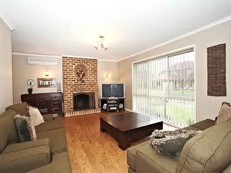 8 Chesterfield Road, Somerville VIC 3912