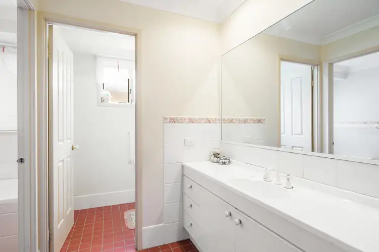 Fifth view of Homely house listing, 2 Renee Close, Lake Haven NSW 2263