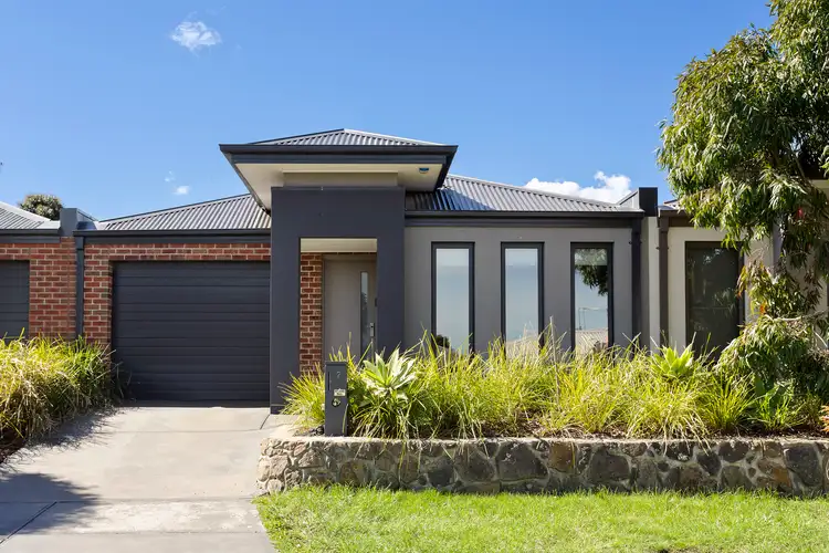 2/10 Heywood Street, Doreen VIC 3754