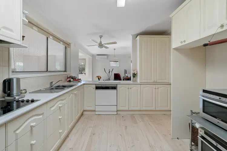 Second view of Homely house listing, 3 Alonzo Court, Frankston VIC 3199