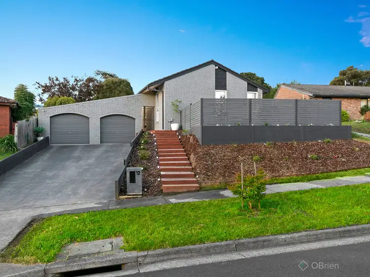 12 Robert Molyneux Avenue, Endeavour Hills VIC 3802