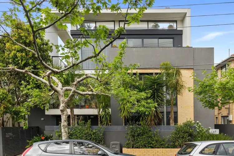1/17 Pine Avenue, Elwood VIC 3184