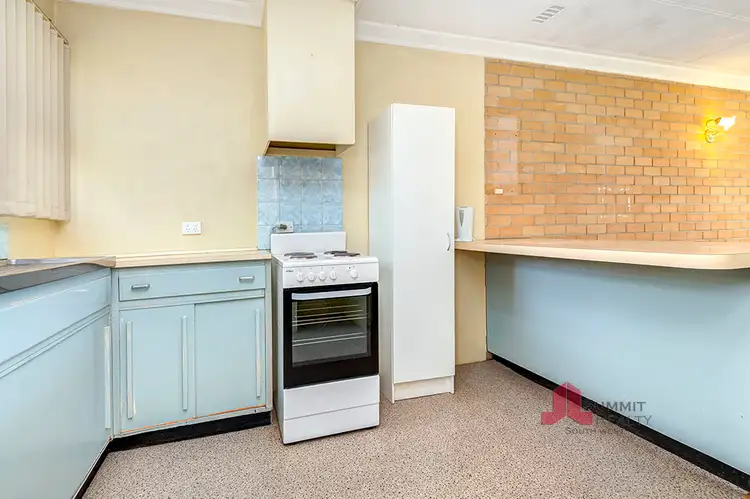 Sixth view of Homely semi-detached listing, 10 Holywell Street, South Bunbury WA 6230