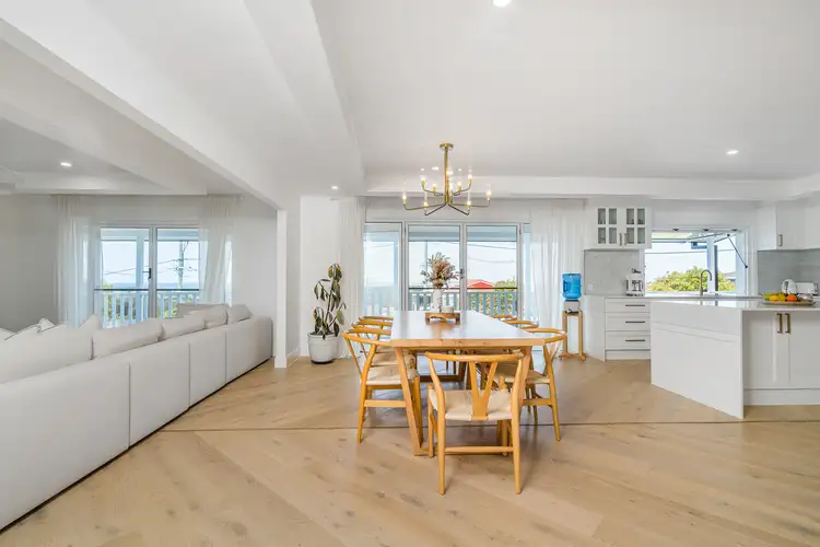 8 Echuca Crescent, Banora Point NSW 2486