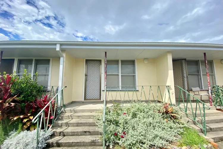 9/50 East Street