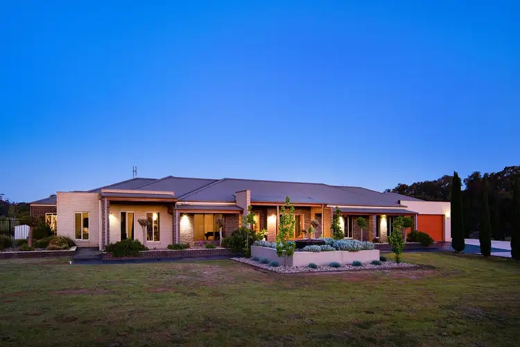 13 Bettys Avenue, Junortoun VIC 3551