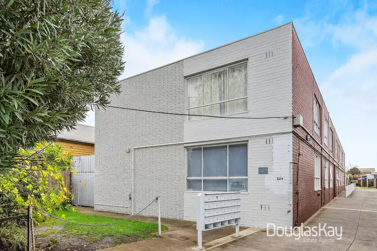 11/204 Ballarat Road, Footscray VIC 3011