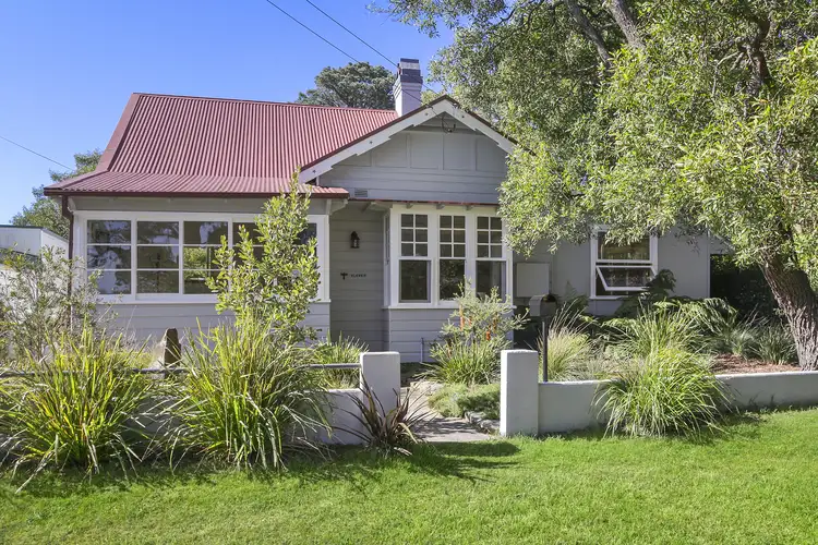 11 Staveley Parade, Blackheath NSW 2785