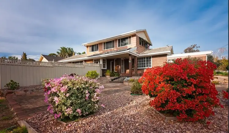 86 Amundsen Drive