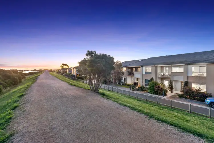 17 Dunk Crescent, Bonbeach VIC 3196