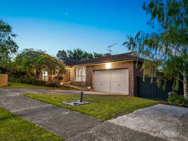 10 Bournevale Drive, Berwick VIC 3806