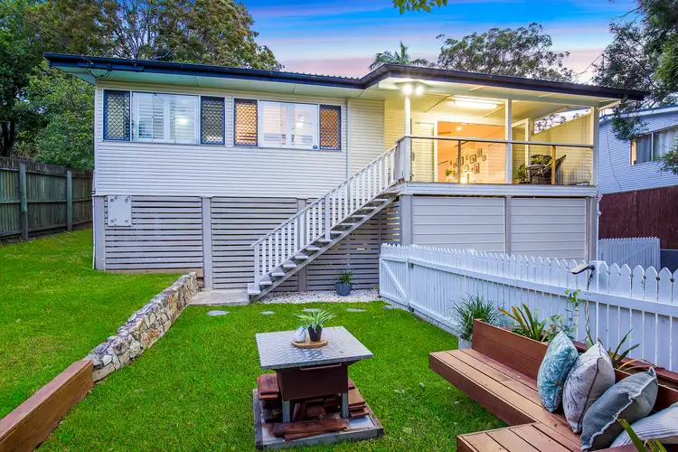 25 David Road, Holland Park QLD 4121
