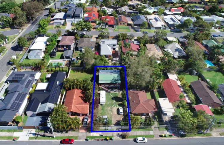 102 Heeb Street, Benowa QLD 4217