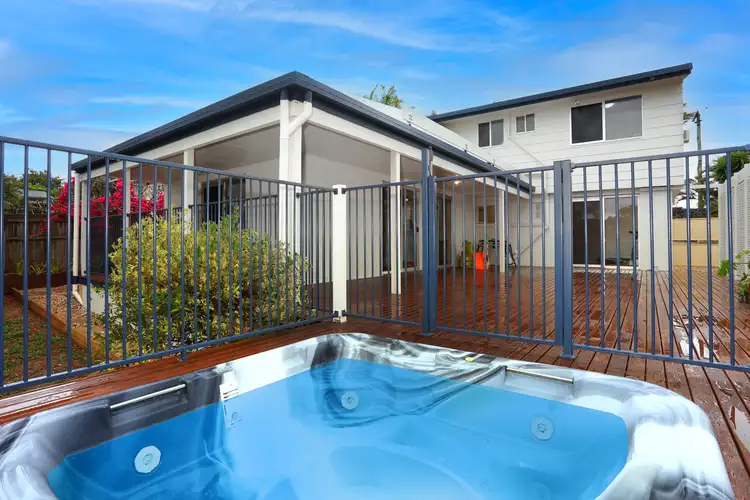 103 Bamboo Avenue, Benowa QLD 4217