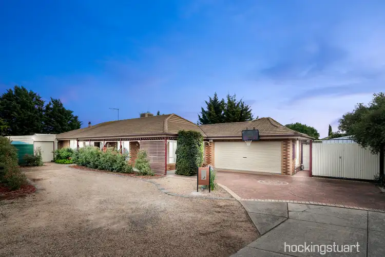 5 Dulcify Court, Melton West VIC 3337