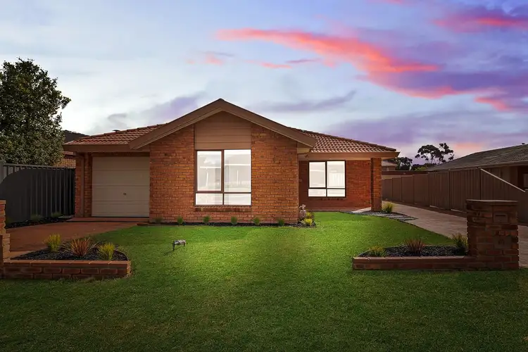 1/4 Delmar Court, Taylors Lakes VIC 3038
